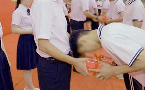 青春励志文章:成人礼的悲喜交加