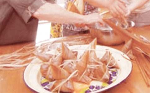 2016年庆祝端午黑板报版面设计图