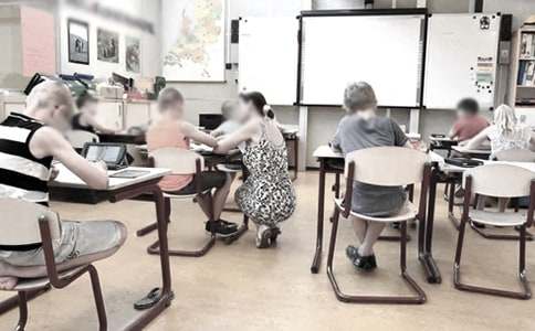 人教版四年级下册《全神贯注》教学反思