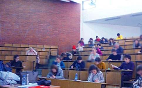 2016年期中考试黑板报版面设计:考试反思