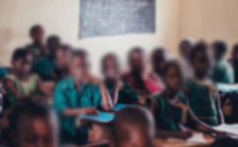 2015关爱留守儿童健康成长的调研报告