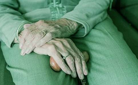 奶奶再爱我一次