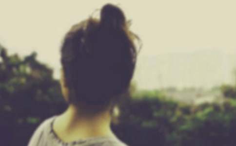 女生励志文章:太多的恶习,都是因为别人纵容你