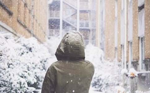 描写下雪堆雪人作文