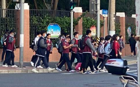 关注民防平安生活中学生黑板报