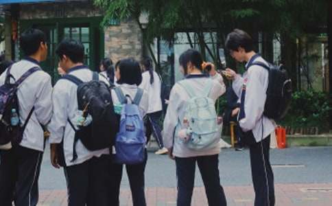 中学生学宪法讲宪法黑板报版面设计