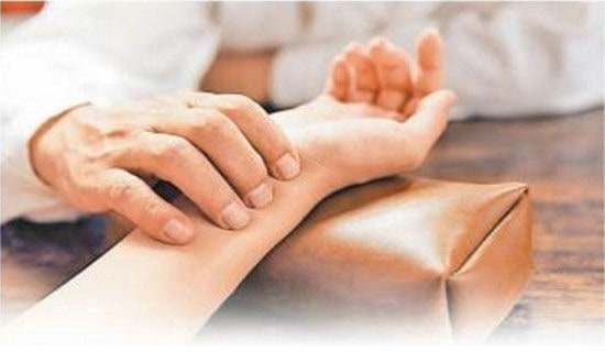 2017医生党员公开承诺书范文