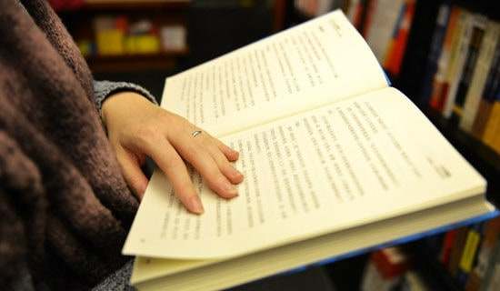 有关于阅读的中学生手抄报